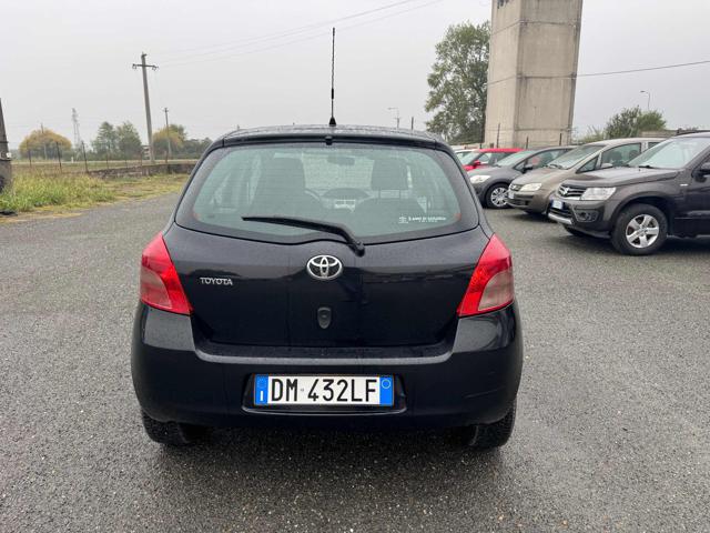 Toyota Yaris 1.0 5 porte Sol - foto 4 di 4