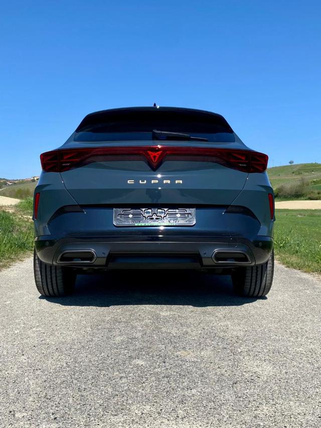 CUPRA Formentor 1.5 e-Hybrid DSG - foto 3 di 4