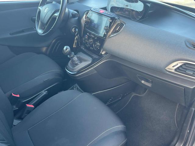 Lancia Ypsilon 1.0 FireFly 5 porte S&S Hybrid Gold Car Play - foto 3 di 4