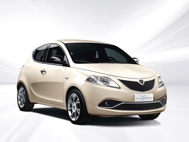 Lancia Ypsilon 1.0 FireFly 5 porte S&S Hybrid Gold Car Play usato a FIUMICINO