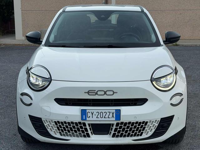 Fiat 600 Hybrid 100 CV DCT MHEV Business - foto 3 di 4