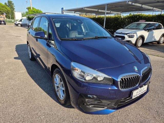 BMW 216 i Active Tourer Luxury - foto 2 di 4