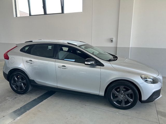 Volvo V40 Cross Country D2 1.6 Momentum - foto 4 di 12