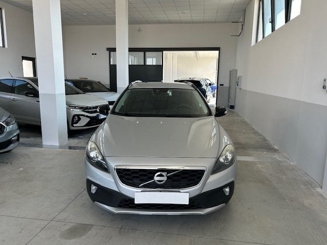 Volvo V40 Cross Country D2 1.6 Momentum, del 2013, 160.861 km, in vendita a Saluzzo (CN)