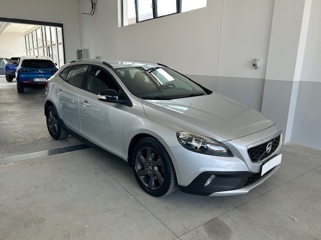 Volvo V40 Cross Country D2 1.6 Momentum - foto 3 di 12
