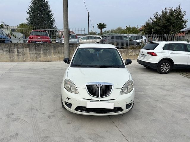 Lancia Ypsilon 1.2 69 CV Unyca, del 2012, 215.776 km, in vendita a Saluzzo (CN)