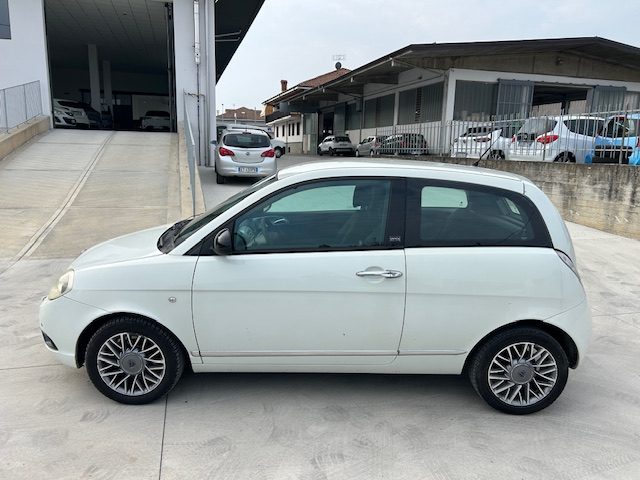 Lancia Ypsilon 1.2 69 CV Unyca - foto 3 di 4