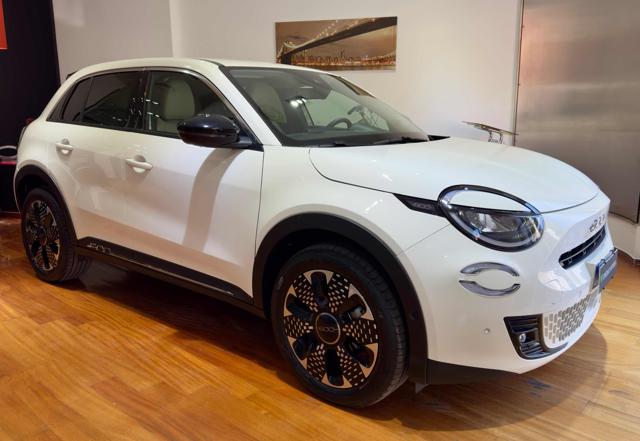 Fiat 600 Hybrid 110 CV DCT MHEV La Prima usato a AFRAGOLA