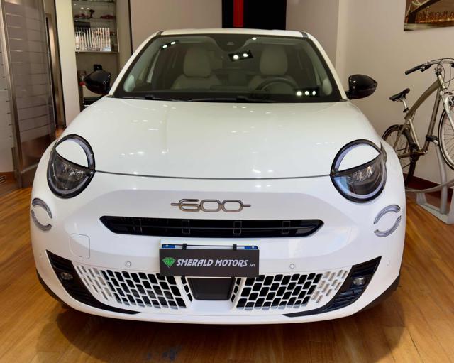 Fiat 600 Hybrid 110 CV DCT MHEV La Prima - foto 2 di 4