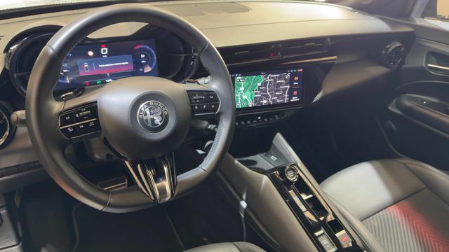 Alfa Romeo Junior 1.2 145 CV Hybrid eDCT6 Speciale - foto 4 di 4