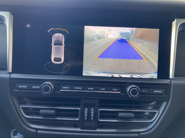 Porsche Macan 2, del 2021, 197.800 km, in vendita a Oristano (OR)