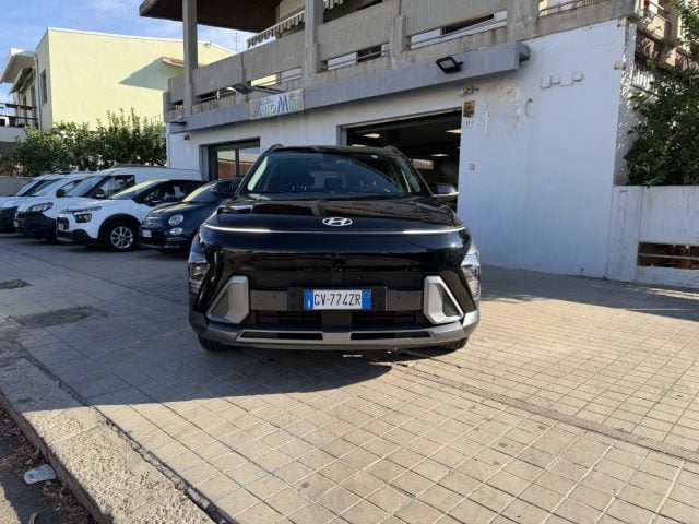 Hyundai KONA 1.6 HEV DCT XLine, del 2024, 22.900 km, in vendita a Oristano (OR)