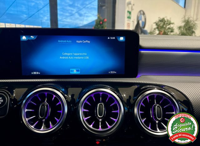 Mercedes-Benz CLA 200 d Automatic 4Matic Premium *TETTO*LUCI AMBIENTE*, del 2021, 124.100 km, in vendita a Cassina De  Pecchi (MI)