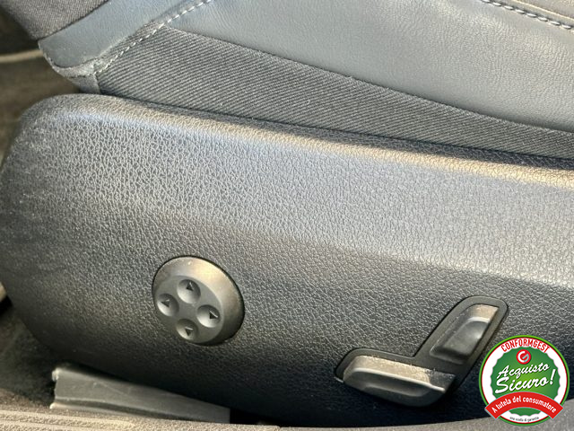 Mercedes-Benz C 220 d Mild hybrid 4Matic Premium *LUCI AMBIENTE* - foto 4 di 4