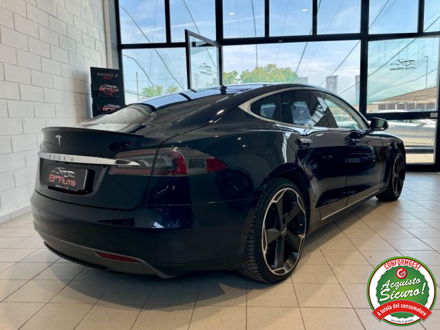 Tesla Model S 85KWh *NEOPATENTATI* - foto 4 di 4