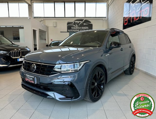 Volkswagen Tiguan 1.5 TSI 150CV DSG Sport ACT *R-LINE*TETTO*FARI IQ* usato a CASSINA DE  PECCHI