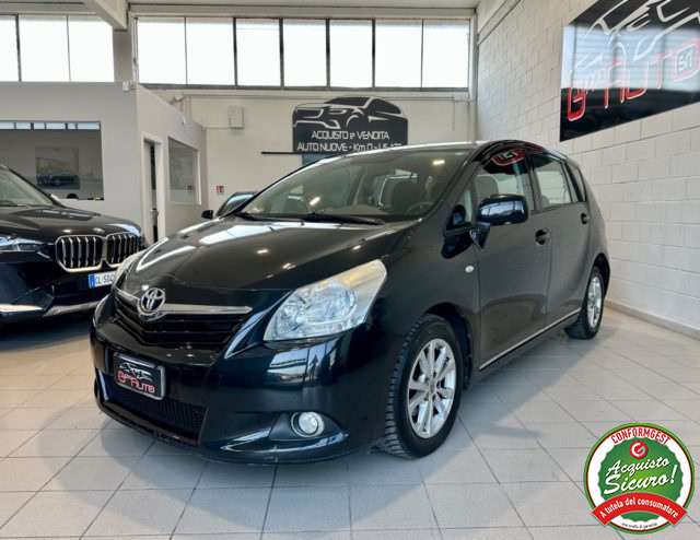 Toyota Verso 2.0 D Luxury Pack *7 POSTI*TETTO*UNIPRO*TAGLIANDI* usato a CASSINA DE  PECCHI