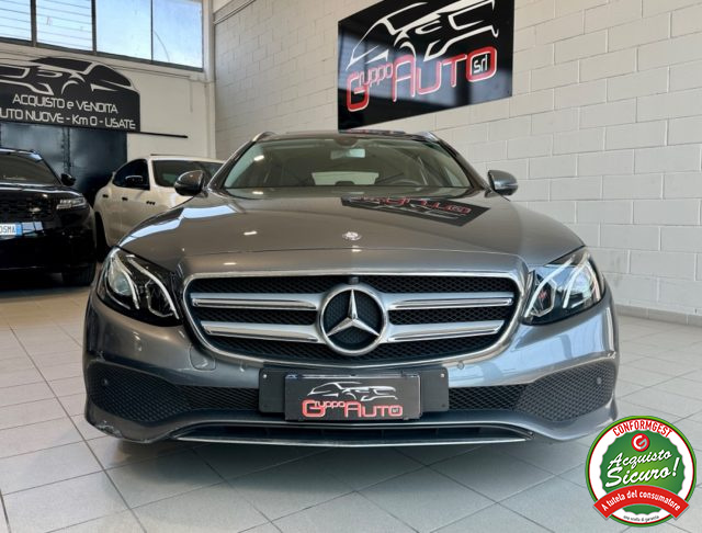 Mercedes-Benz E 220 d S.W. Auto Sport *TETTO*CAMERE 360* - foto 2 di 4