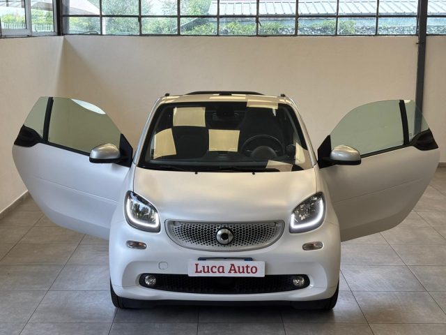 smart forTwo 1.0 twinamic cabrio *UNICO PROP.*NAVIGATORE* - foto 2 di 4