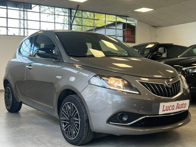 Lancia Ypsilon 1.0 FireFly S&S Hybrid *UNICO PROPRIETARIO* - foto 3 di 4