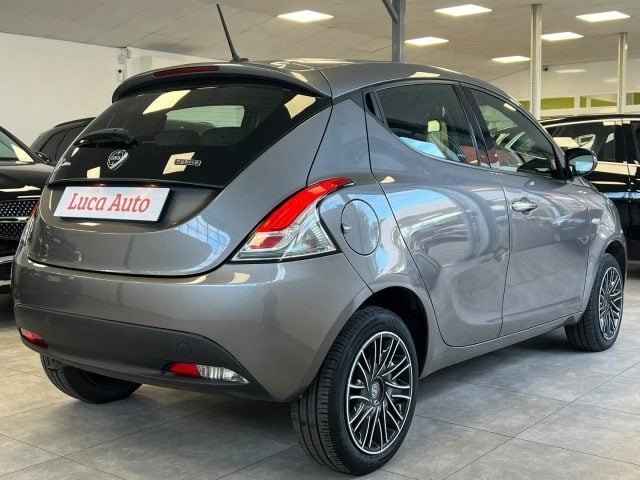 Lancia Ypsilon 1.0 FireFly S&S Hybrid *UNICO PROPRIETARIO* - foto 4 di 4