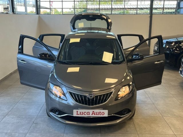 Lancia Ypsilon 1.0 FireFly S&S Hybrid *UNICO PROPRIETARIO* - foto 2 di 4