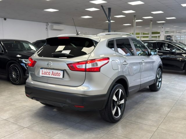 Nissan Qashqai 1.2 DIG-T N-Connecta *TETTO*360° CAMERA*NAVIGATORE - foto 4 di 4