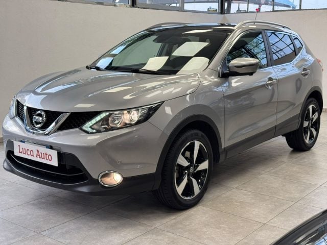 Nissan Qashqai 1.2 DIG-T N-Connecta *TETTO*360° CAMERA*NAVIGATORE, del 2017, 81.735 km, in vendita a Cologno Monzese (MI)