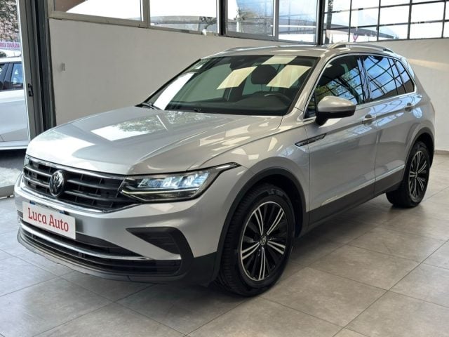 Volkswagen Tiguan 2.0 TDI SCR 122CV *UNICO PROP.*ITALIANA*, del 2022, 211.274 km, in vendita a Cologno Monzese (MI)