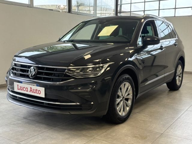 Volkswagen Tiguan 2.0 TDI 150CV DSG *TAGLIANDI VW*GOMME NUOVE*, del 2023, 97.933 km, in vendita a Cologno Monzese (MI)