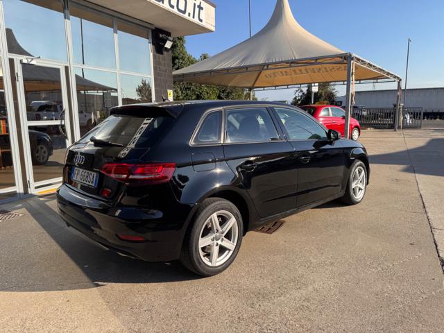 Audi A3 SPB 30 TFSI Sport - foto 3 di 4