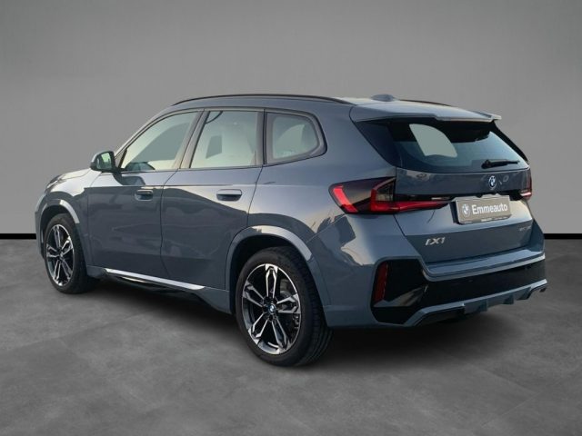 BMW iX1 eDrive 20 xLine - foto 3 di 4