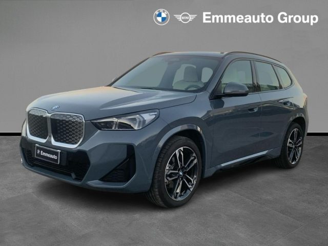 BMW iX1 eDrive 20 xLine usato a LECCE