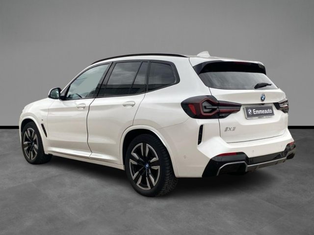 BMW iX3 Inspiring - foto 3 di 4