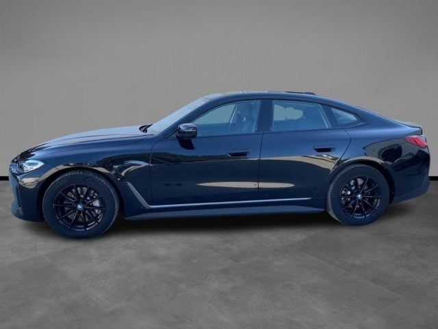 BMW i4 eDrive 40 Sport - foto 2 di 4
