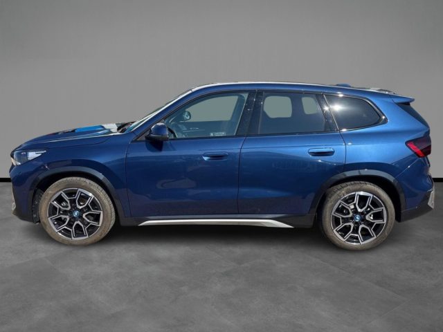 BMW iX1 eDrive 20 - foto 2 di 4