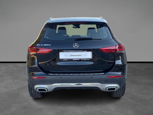 Mercedes-Benz GLA 180 d Automatic Sport - foto 4 di 4