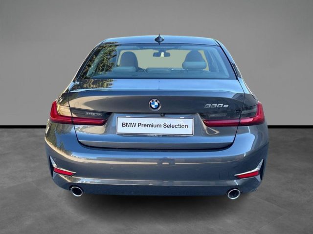 BMW 330 e Luxury - foto 4 di 4
