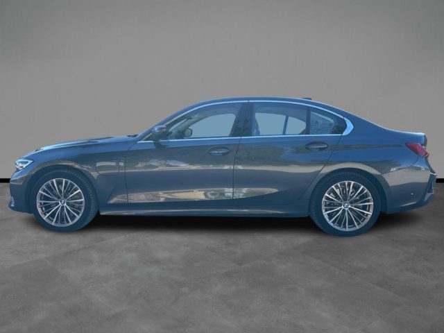 BMW 330 e Luxury - foto 2 di 4