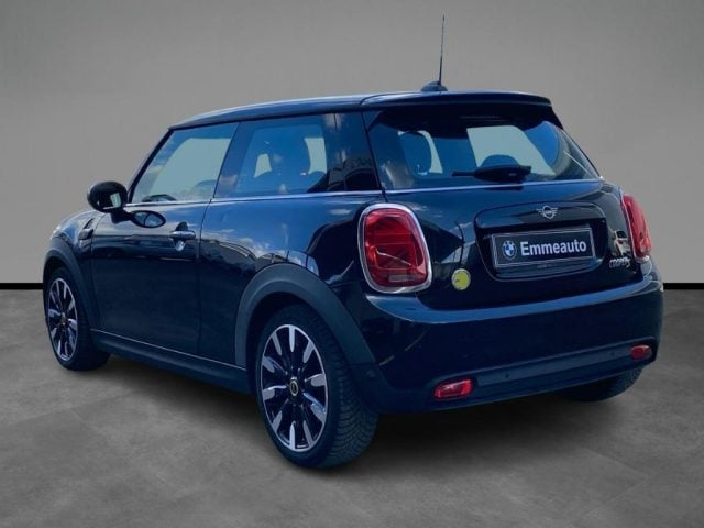 MINI Cooper SE Classic - foto 3 di 4