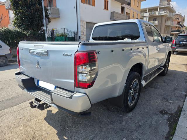 Mitsubishi L200 2.3 D Club Cab 4x4 Super Select Intense - foto 4 di 4