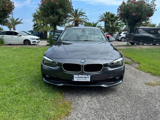 BMW 318 d Touring - foto 3 di 4