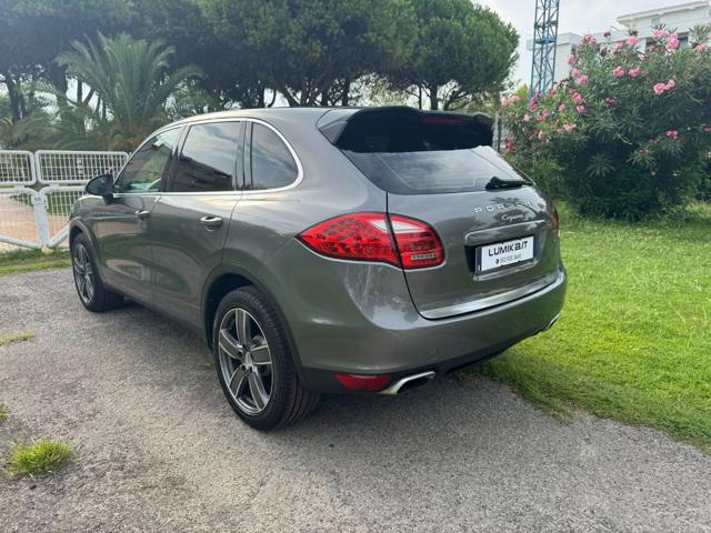 Porsche Cayenne 3.0 Diesel - foto 4 di 4