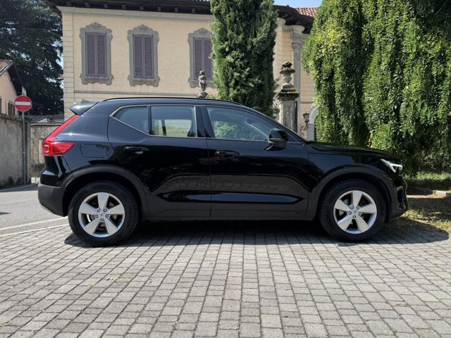 Volvo XC40 T2 automatico Mod 2023 Car Play - foto 4 di 4