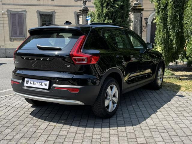 Volvo XC40 T2 automatico Mod 2023 Car Play - foto 3 di 4