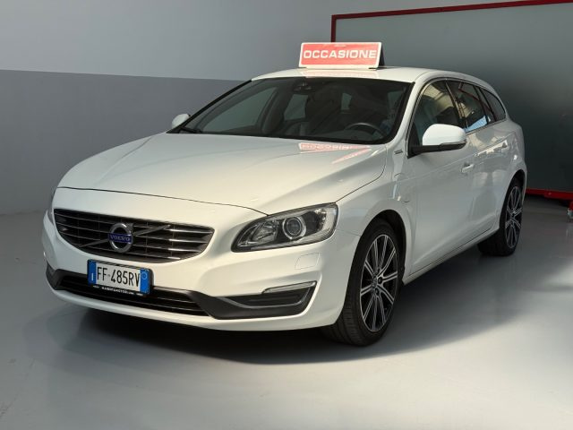 Volvo V60 D6 Twin Engine Geartronic Momentum usato a MAGENTA