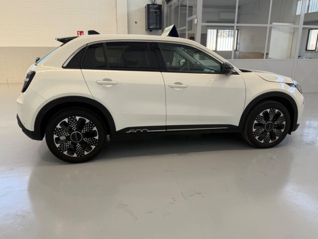 Fiat 600 Hybrid 100 CV DCT MHEV La Prima - foto 4 di 4