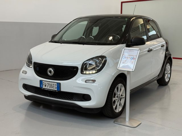 smart forFour EQ Youngster usato a MAGENTA