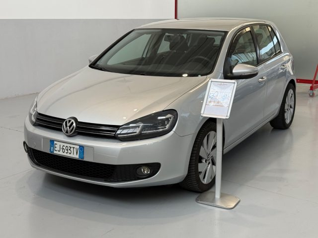 Volkswagen Golf 2.0 TDI 140CV DPF DSG 5p. Highline usato a MAGENTA