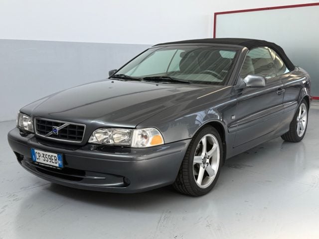 Volvo C70 2.0i turbo 20V cat Cabrio UNICOPROPRIETARIO, del 2004, 134.000 km, in vendita a Magenta (MI)